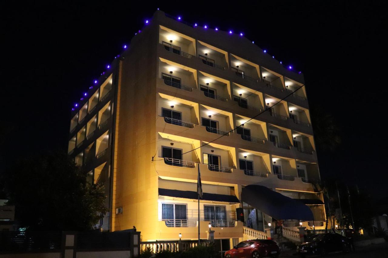 Maple Leaf Korean Hotel Achimota Exterior foto